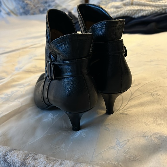 Ankle boots size 7.5 - Picture 2 of 3
